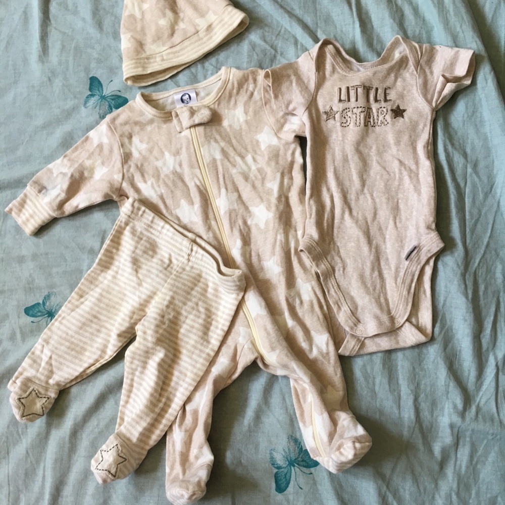 Gerber 4 set newborn , little star .